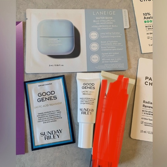 **BUNDLE AND SAVE** Skincare Sampler Bundle - Picture 3 of 4